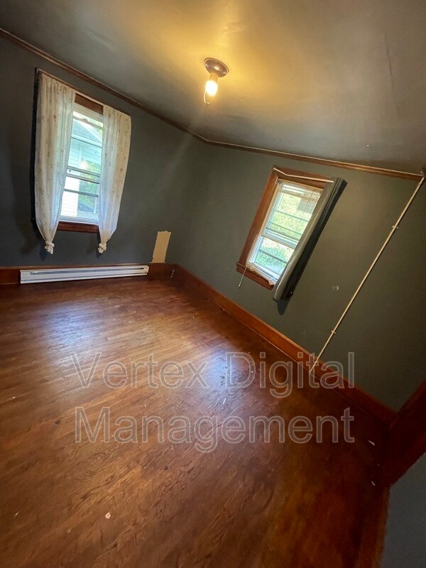 Building Photo - 1319 S Irving Ave