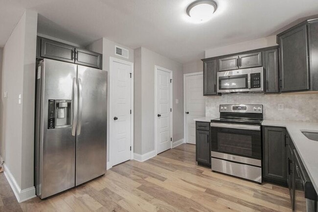 Building Photo - 2994 Gibbs Ln