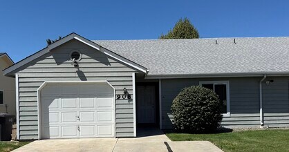 Building Photo - 908 N 34th Ave