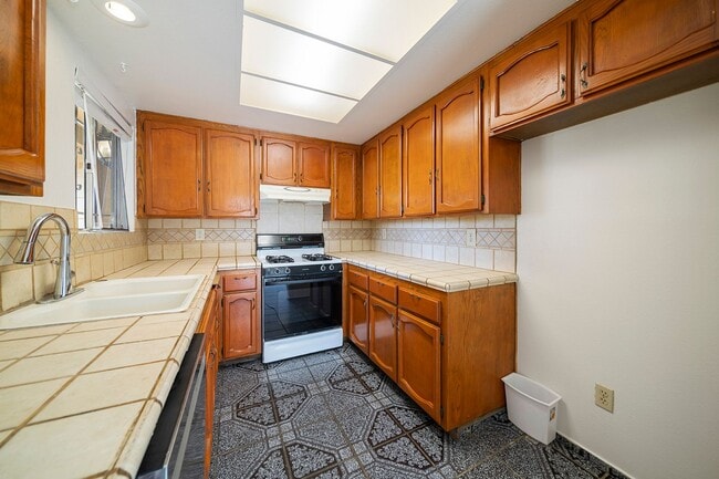 Building Photo - Charming 3 bedroom 2 bath in Escondido!