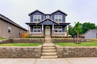 Building Photo - 1106 N Main St