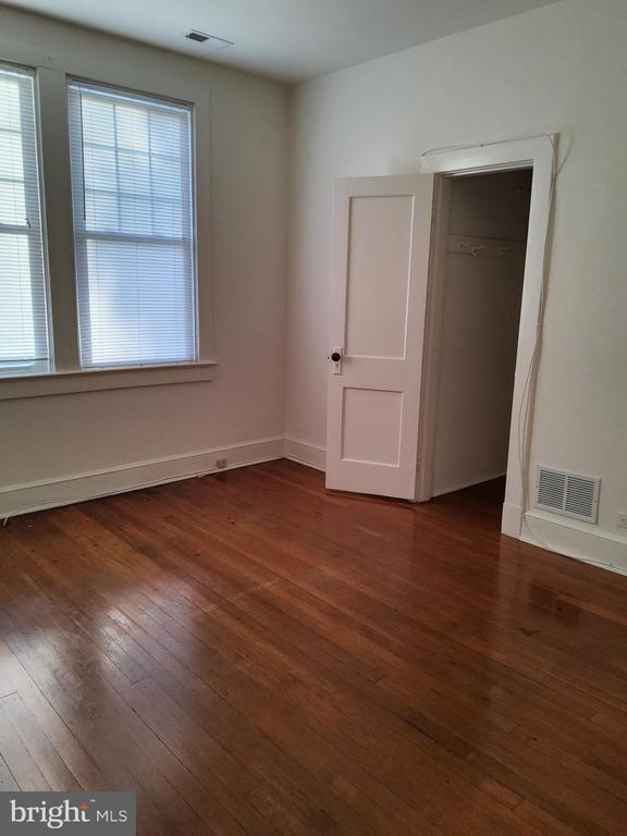 Foto principal - 8131 Leeton Hill Dr