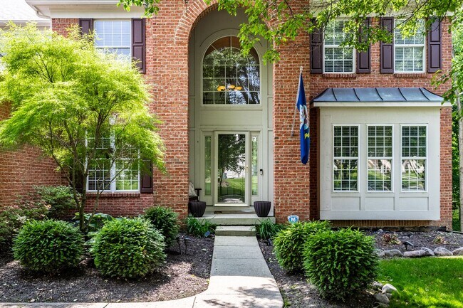 Building Photo - Spacious 5-Bed Home with In-Law Suite, Fin...