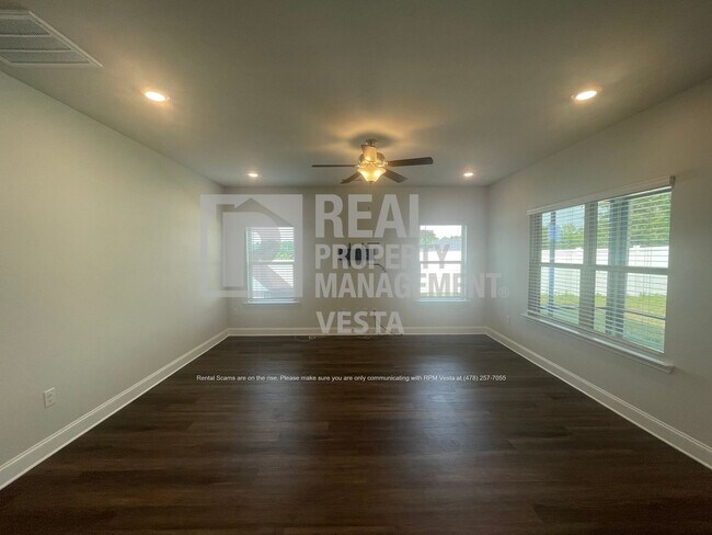 Foto del edificio - 514 Southern Oaks Dr