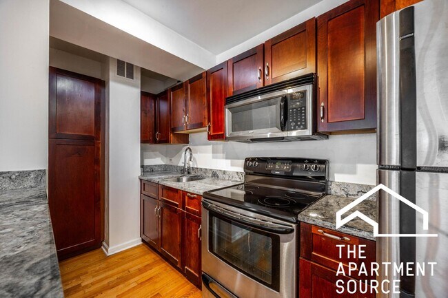 Foto del edificio - 4180 N Marine Dr
