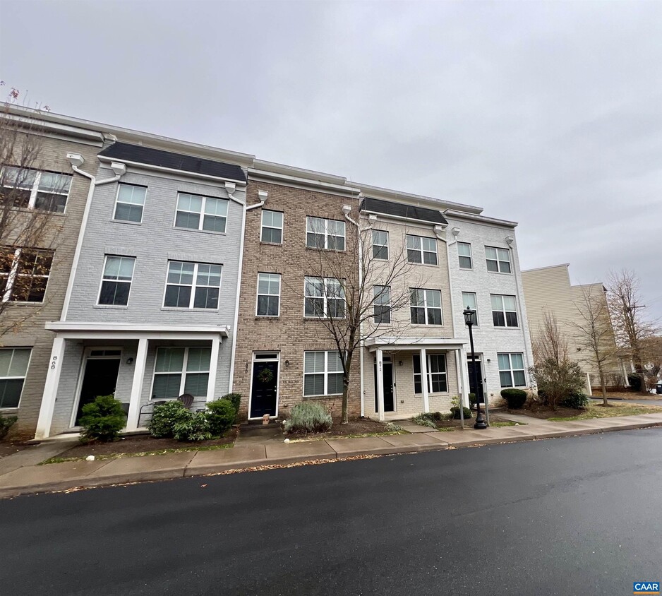 Foto principal - 872 Estes St