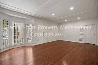 Building Photo - 458 S Roxbury Dr