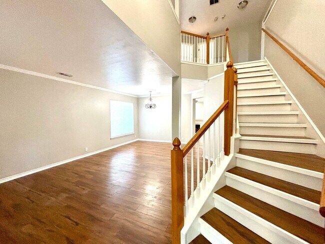 Building Photo - **2100/Month** Redland Ranch**