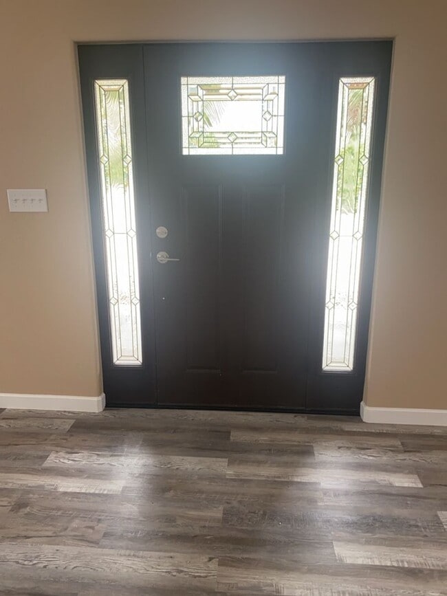 Building Photo - 928 Park St