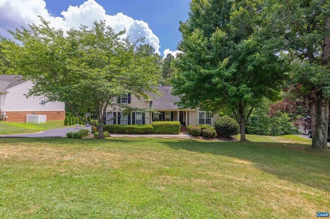 Foto del edificio - 137 Whispering Woods Pl