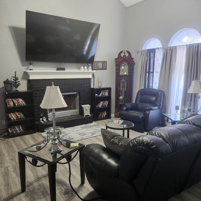 Foto del edificio - 1447 N Boston Ave