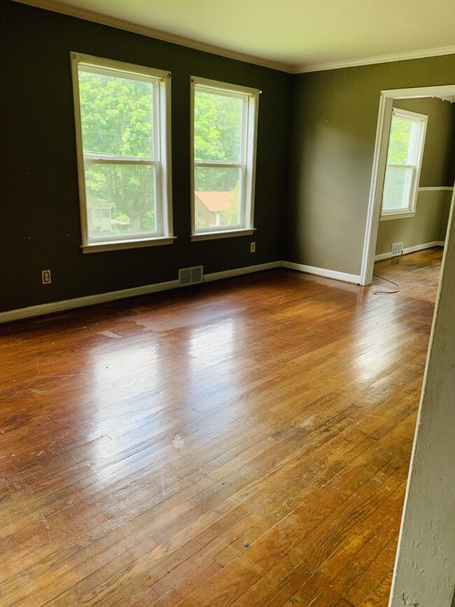 Building Photo - 1236 Sunrise Dr