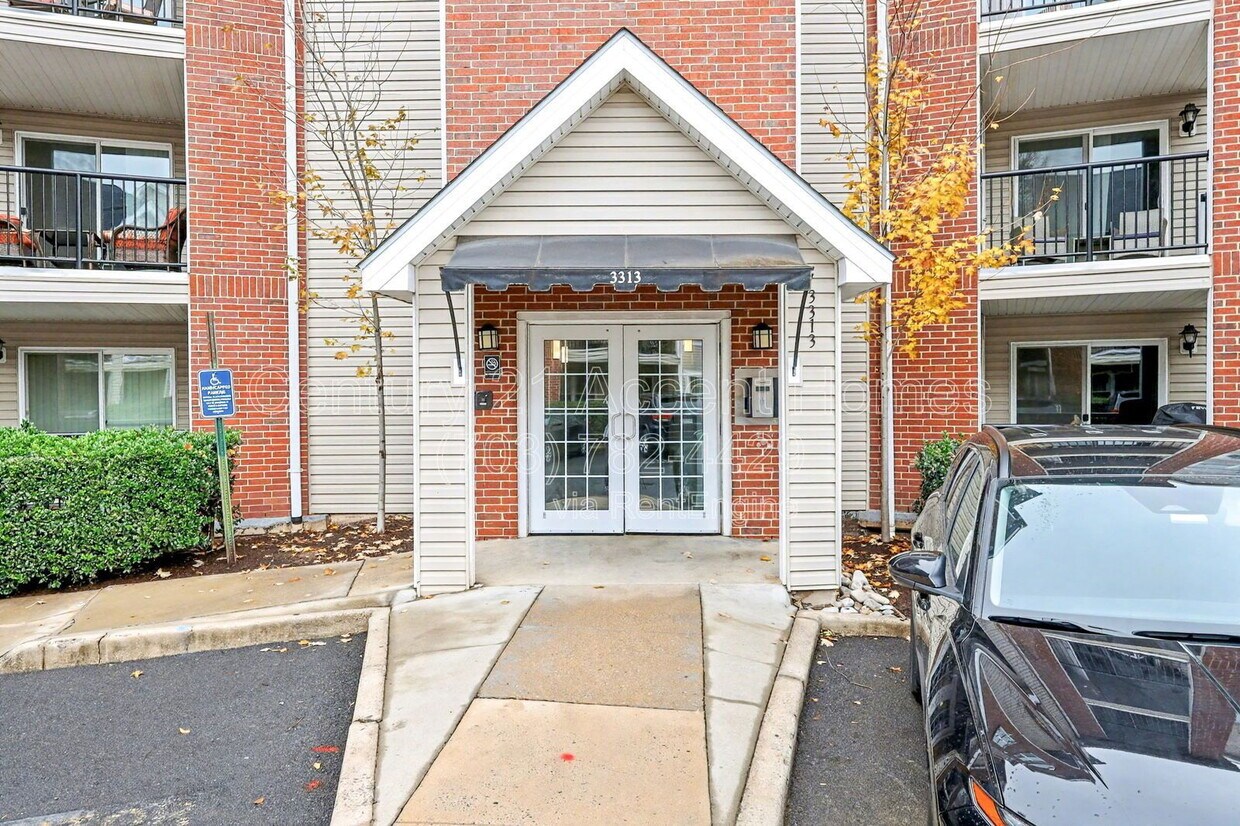 Foto principal - 3313 Wyndham Cir