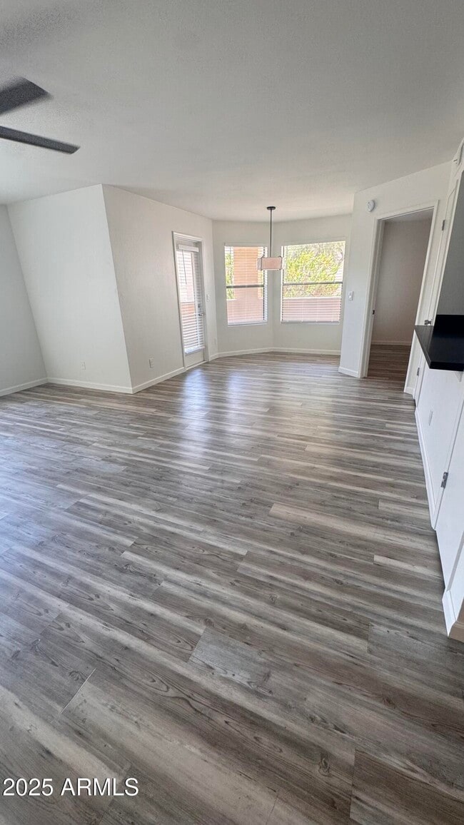 Foto del edificio - 4850 E Desert Cove Ave