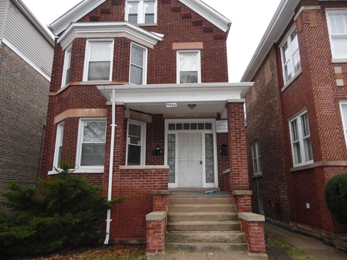 Foto principal - 8420 S Manistee Avenue