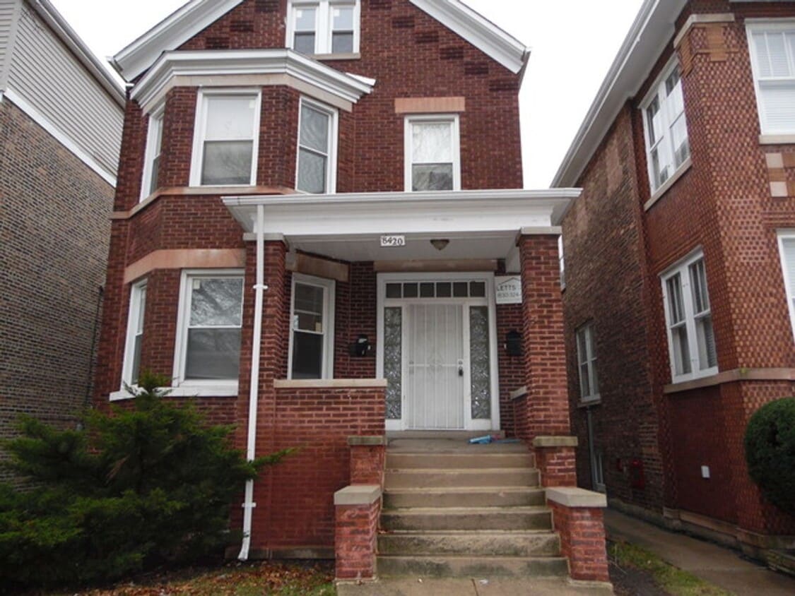 Primary Photo - 8420 S Manistee Avenue
