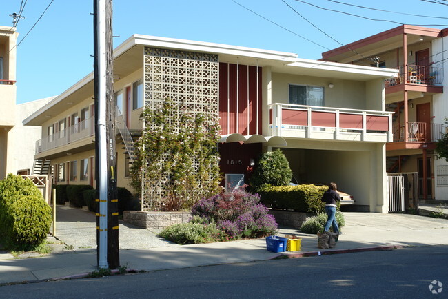 Foto del edificio - Addison St Apartments