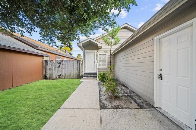 Foto del edificio - 11718 Greencanyon Dr