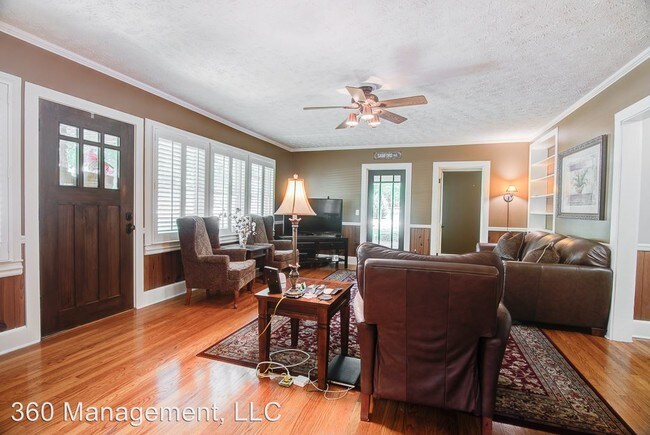 Foto del edificio - 3 br, 2 bath House - 566 East Samford Ave