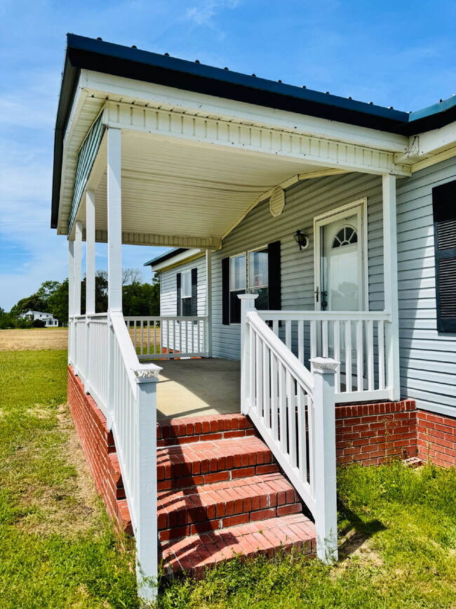 Foto del edificio - SPACIOUS & IMMACULATE! 3 BR | 2 BA DOUBLEWIDE ON .77 ACRE *MT OLIVE*
