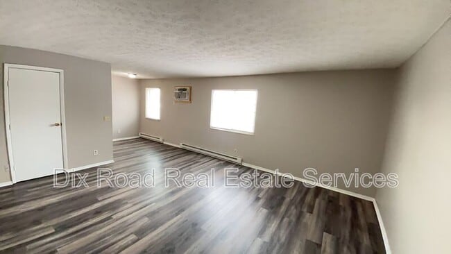 Building Photo - 2 Hampshire Ct