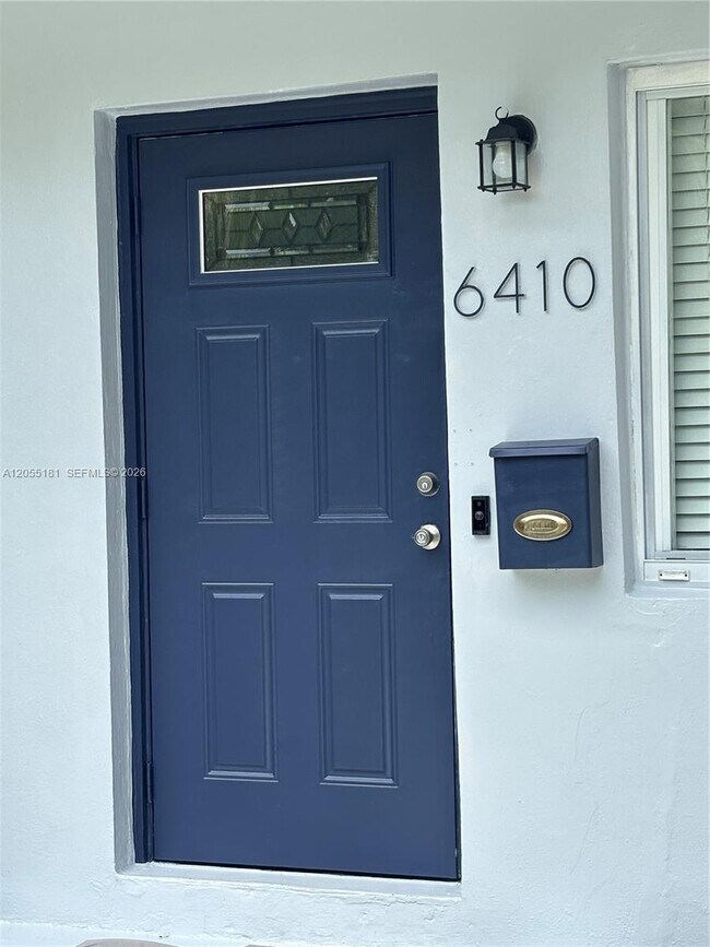 Foto del edificio - 6410 SW 63rd Ct