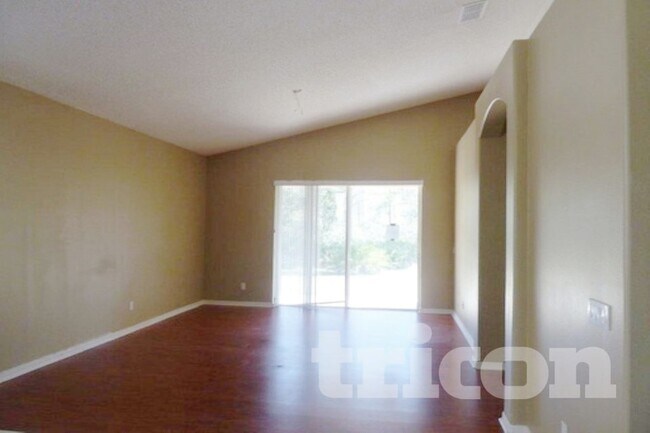 Foto del edificio - 2233 Sand Arbor Cir