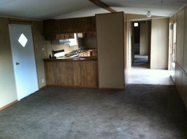 Building Photo - 365 Sherwood Forest Drive