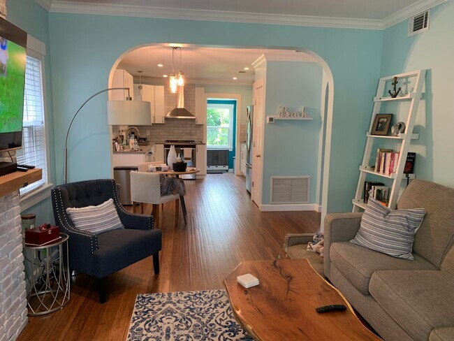 Building Photo - 525 El Vedado