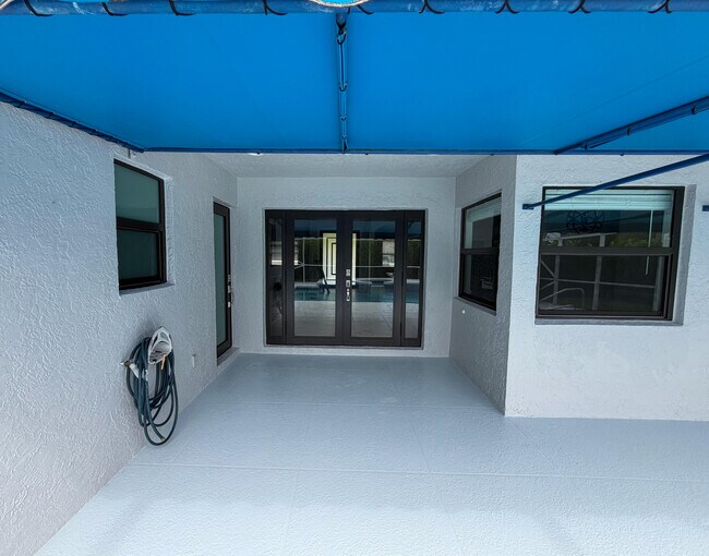 Foto del edificio - 13590 Callington Dr