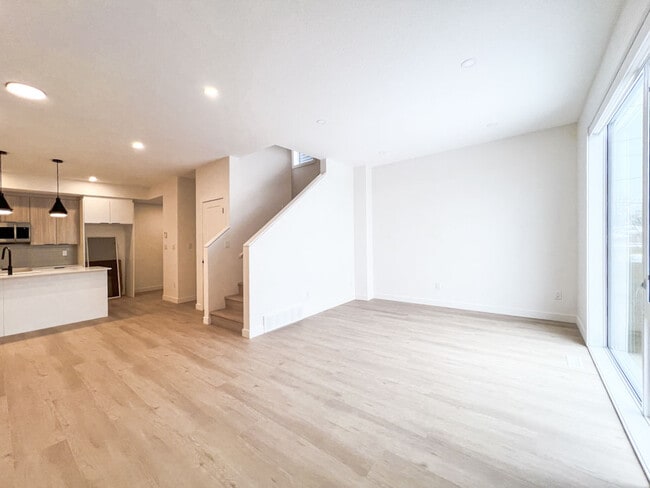 Building Photo - 9326-9153 153 St NW