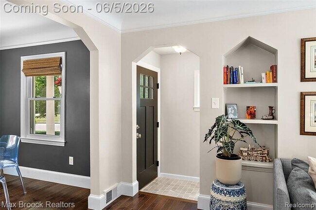 Building Photo - 4420 Elmwood Ave