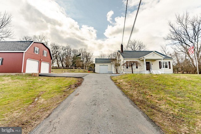 Building Photo - 1100 E Cedarville Rd