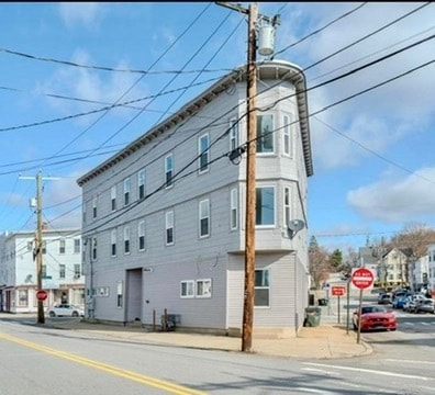 Building Photo - 74 Massabesic St