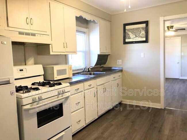 Foto del edificio - 1300 Stewart St
