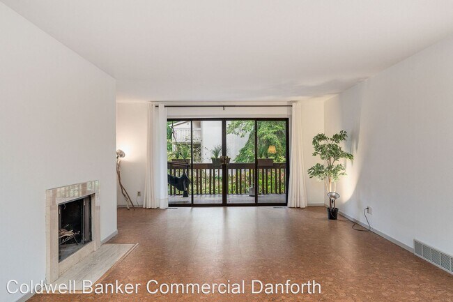 Foto del edificio - 2 br, 2 bath House - 13730 15th NE, #C 203...