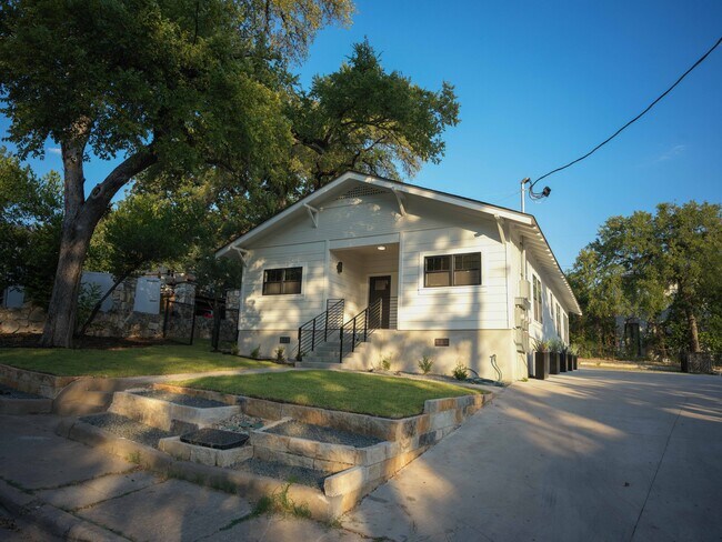 Foto del edificio - 803 Oakland Ave