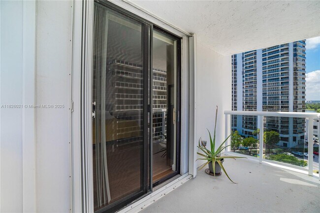 Foto del edificio - 20515 E Country Club Dr