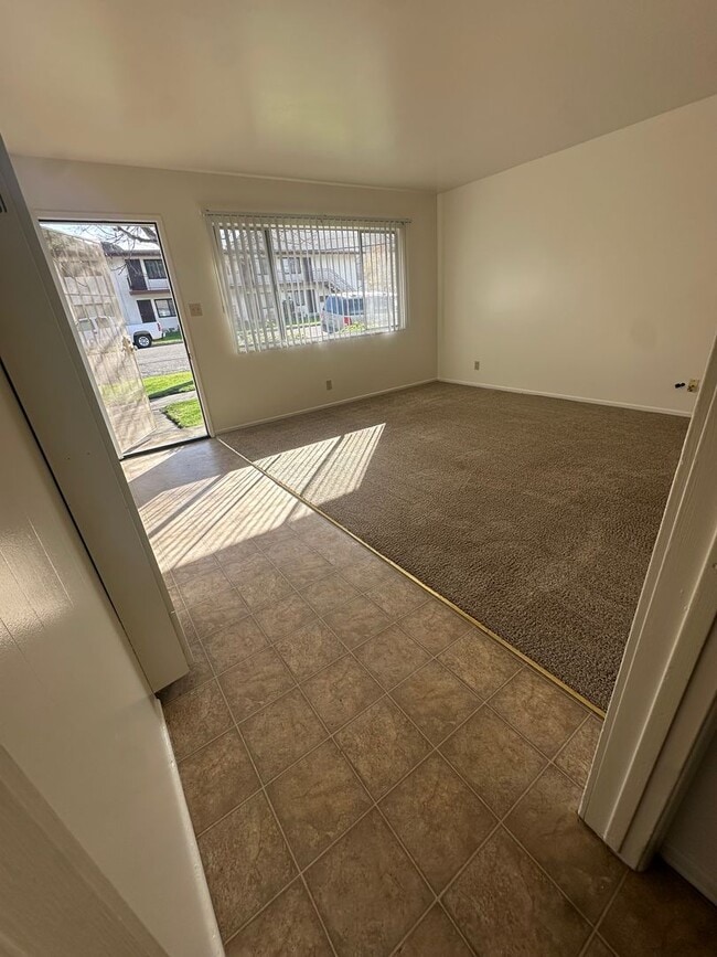 Foto del edificio - 119-119 W Locust Ave