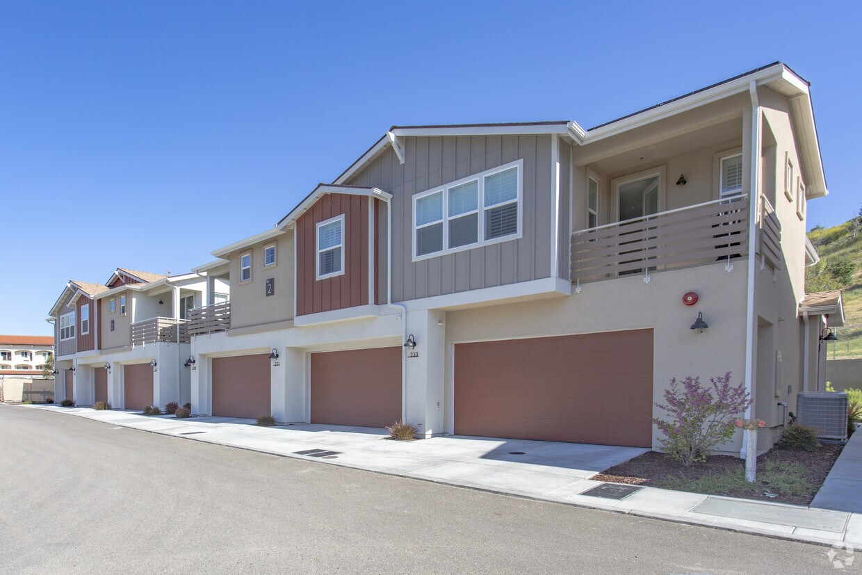 Vineyard Village Apartments in Buellton, CA