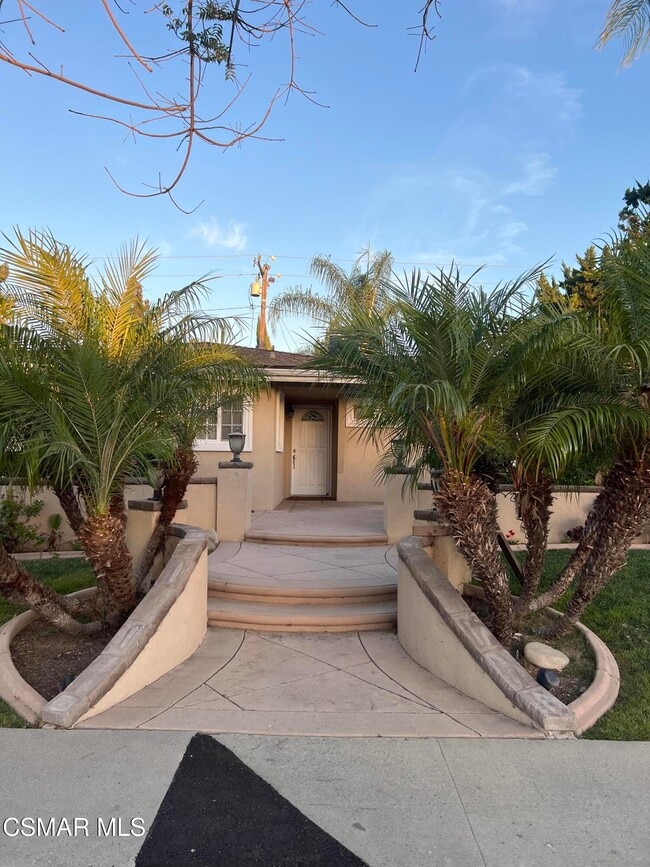 Building Photo - 3590 Evans Dr