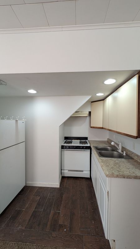 Foto del edificio - 1102 Taylor Ave