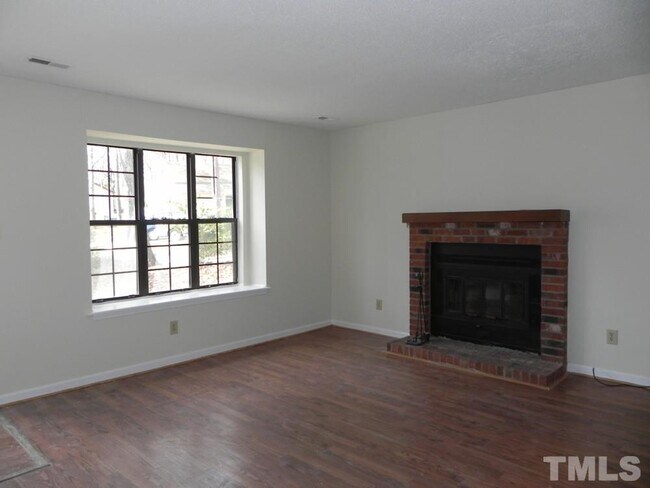 Building Photo - 5300 Grovewood Pl