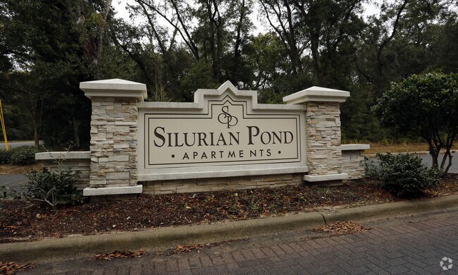 Foto del edificio - Silurian Pond