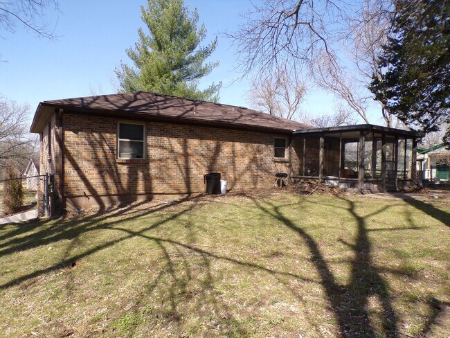 Foto del edificio - Nice 3 Bed 2 Bath House In SW Columbia!