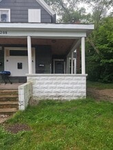 Building Photo - 208 Bellview St