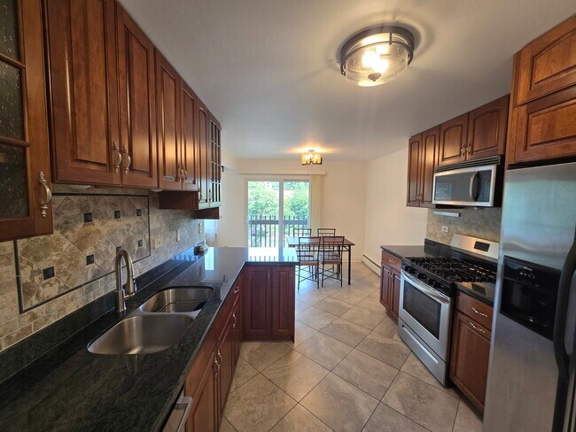 Foto del edificio - 940 E Old Willow Rd