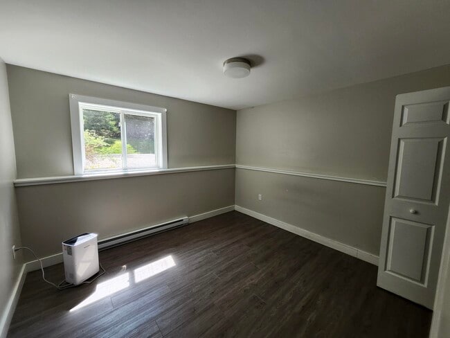 Building Photo - 33 Dobbin St