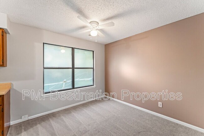 Foto del edificio - 8600 Kill Creek Rd
