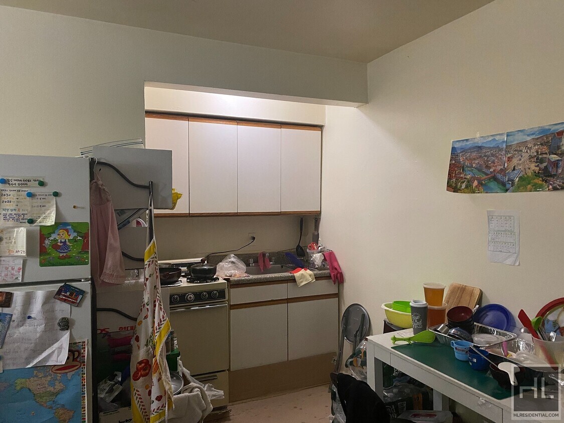 Building Photo - Nice One Bedroom in Bayside/Auburndale NY